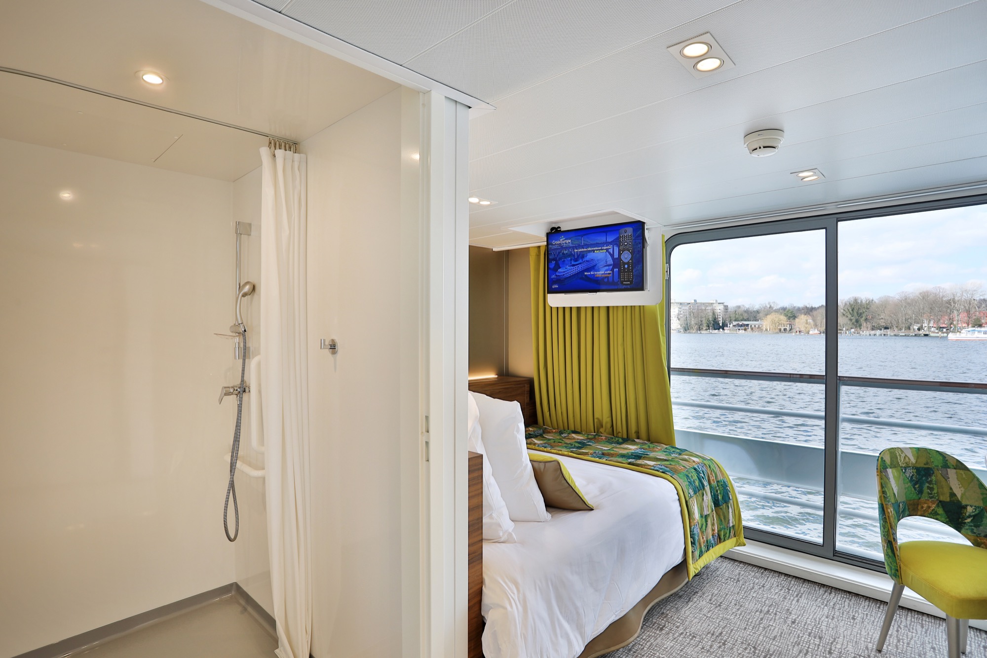 CroisiEurope MS Elbe Princesse II Disabled Cabin 3.jpg